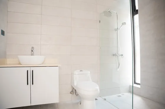 Baño moderno, villa Vista Park SFM
